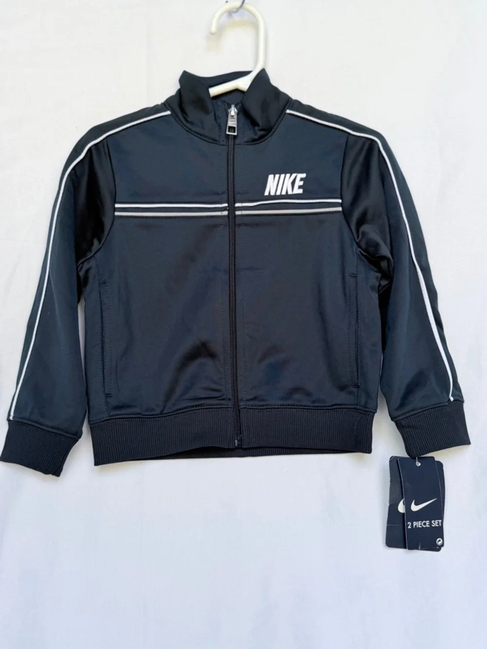 Nike classic track